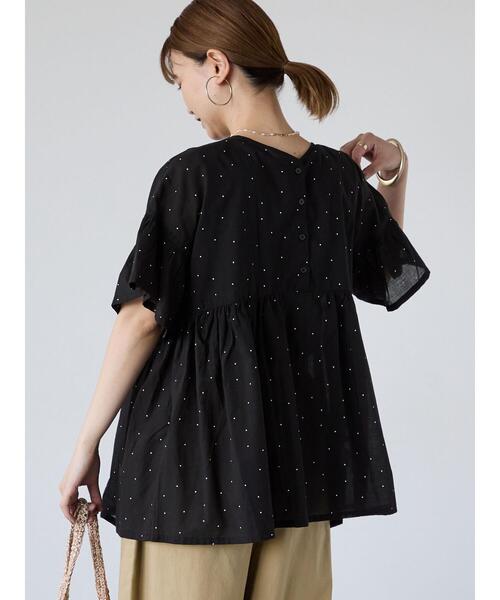 Lugnoncure（ルノンキュール）の「無地/柄アソート前後2WAYフリルブラウス（シャツ/ブラウス・レディース・チャコールグレー/オフホワイト/ホワイト/ネイビー/ブラック・F）」の4枚目の写真