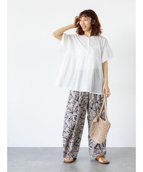 Lugnoncure（ルノンキュール）の「無地/柄アソート前後2WAYフリルブラウス（シャツ/ブラウス・レディース・チャコールグレー/オフホワイト/ホワイト/ネイビー/ブラック・F）」の9枚目の写真