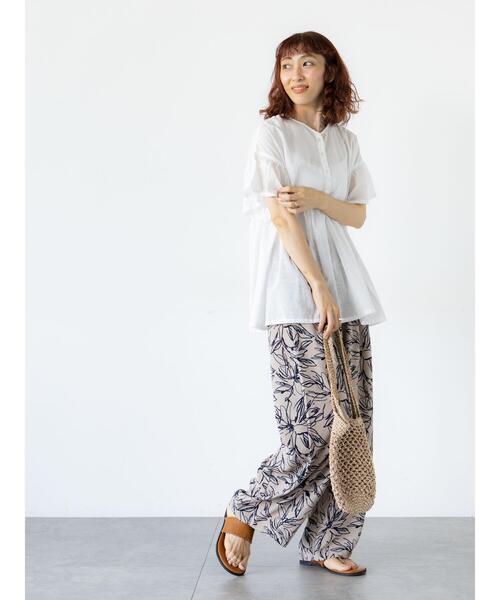 Lugnoncure（ルノンキュール）の「無地/柄アソート前後2WAYフリルブラウス（シャツ/ブラウス・レディース・チャコールグレー/オフホワイト/ホワイト/ネイビー/ブラック・F）」の10枚目の写真