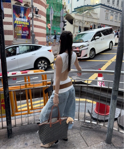 ELOOPS(イーループス)の「【ELOOPS】ハイストレッチ バックカッティング ノースリーブカットソー(Tシャツ/カットソー・レディース・ホワイト/ブラウン・FREE)」の10枚目の写真