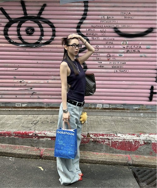 ELOOPS(イーループス)の「【ELOOPS】ハイストレッチ バックカッティング ノースリーブカットソー(Tシャツ/カットソー・レディース・ホワイト/ブラウン・FREE)」の17枚目の写真