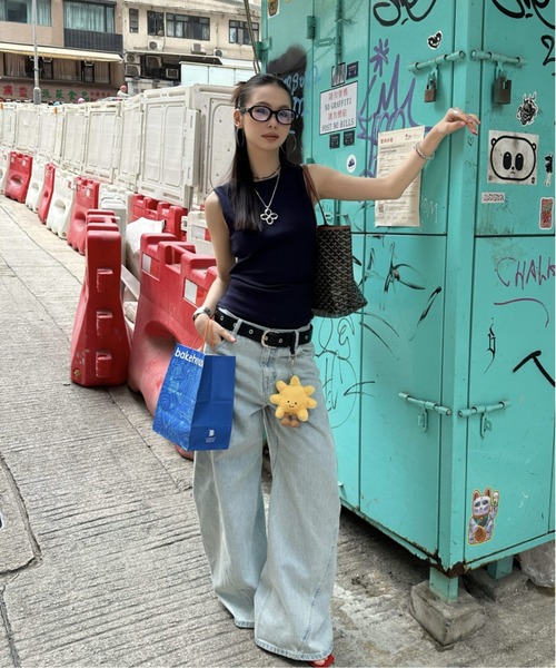 ELOOPS(イーループス)の「【ELOOPS】ハイストレッチ バックカッティング ノースリーブカットソー(Tシャツ/カットソー・レディース・ホワイト/ブラウン・FREE)」の18枚目の写真