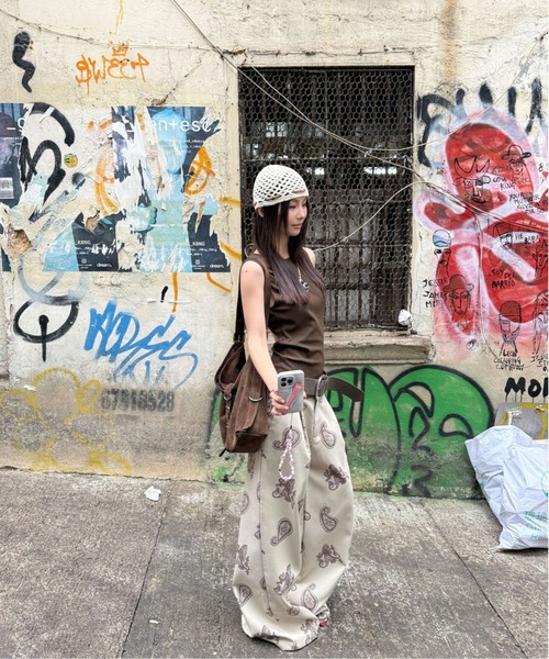 ELOOPS(イーループス)の「【ELOOPS】ハイストレッチ バックカッティング ノースリーブカットソー(Tシャツ/カットソー・レディース・ホワイト/ブラウン・FREE)」の21枚目の写真