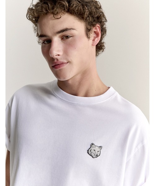 Maison Kitsune(メゾンキツネ)の「FOX HEAD OVERSIZE TEE-SHIRT(Tシャツ/カットソー・メンズ・ダークグレー/ネイビー/ホワイト/ブラック/ブラウン系その他/チャコール/ライトグリーン系/ベビーピンク/ピンク・XS/L/M/XL/S)」の15枚目の写真
