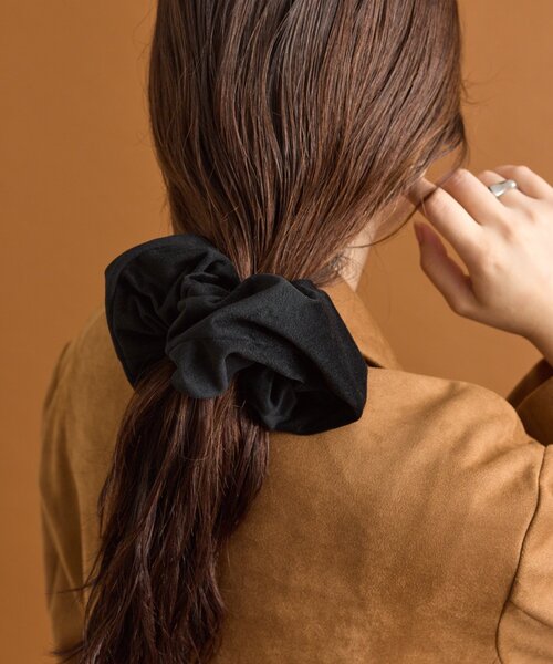 mystic（ミスティック）の「フェイクスウェードシュシュ（シュシュ・レディース・ブラウン/ブラック・ONE SIZE）」の3枚目の写真