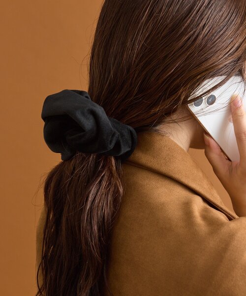 mystic（ミスティック）の「フェイクスウェードシュシュ（シュシュ・レディース・ブラウン/ブラック・ONE SIZE）」の7枚目の写真