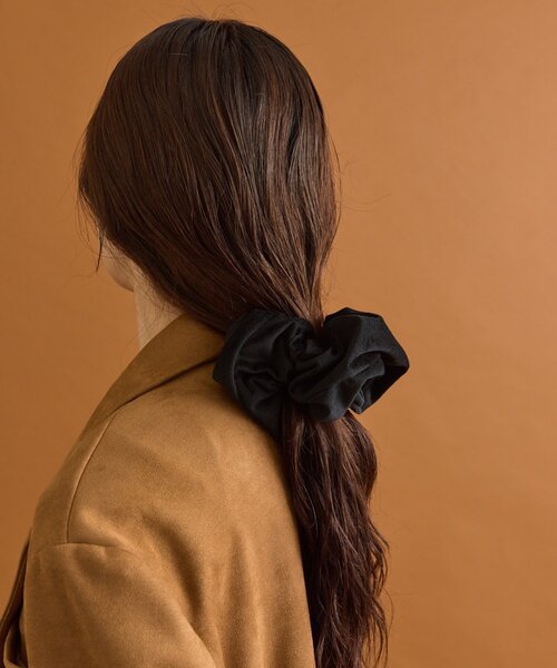 mystic（ミスティック）の「フェイクスウェードシュシュ（シュシュ・レディース・ブラウン/ブラック・ONE SIZE）」の9枚目の写真