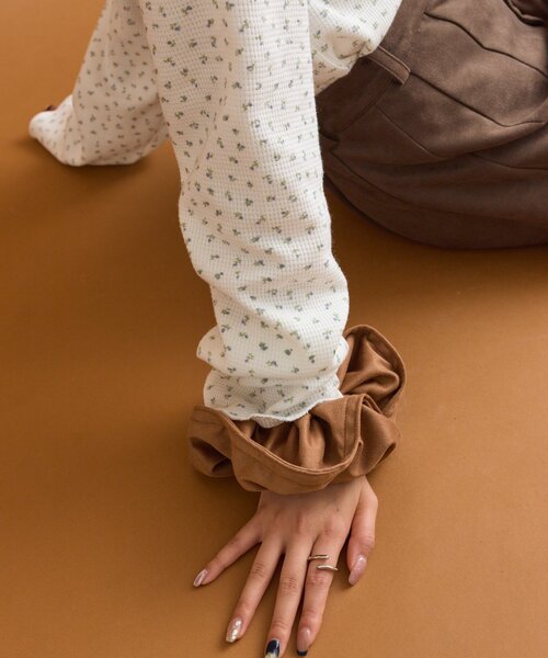 mystic（ミスティック）の「フェイクスウェードシュシュ（シュシュ・レディース・ブラウン/ブラック・ONE SIZE）」の16枚目の写真