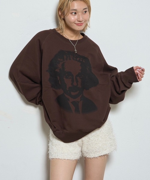 Sourcream（サワークリーム）の「【Sourcream】偉人スウェット（スウェット・レディース・グレー系その他/グレー/ホワイト/ホワイト系その他/ブラック/ブラウン系その他/ブラック系その他/ネイビー系/ブラウン/ネイビー・SMALL/MEDIUM/LARGE）」の8枚目の写真