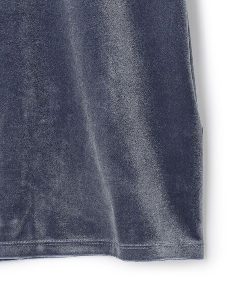 UNFILO(アンフィーロ)の「ストレッチ ベロアロンT(Tシャツ/カットソー・レディース・アイボリー系/ダルブルー系/ダークブラウン系・X-LARGE)」の19枚目の写真
