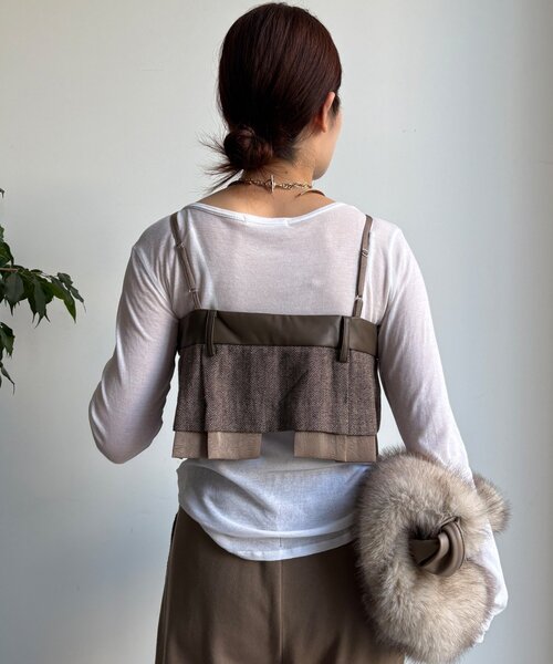 DouDou(ドゥドゥ)の「【WEB限定】フェイクレザー切替ビスチェ(シャツ/ブラウス・レディース・グレー/ブラウン・FREE)」の20枚目の写真