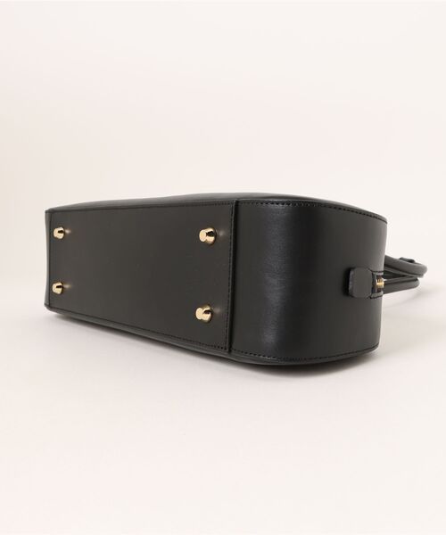 CHRISTIAN VILLA(クリスチャンヴィラ)の「【CHRISTIAN VILLA】レザーワイドミディアムショルダーバッグ(Q56365)(ショルダーバッグ・レディース・ブラウン/ブラック・ALL)」の4枚目の写真