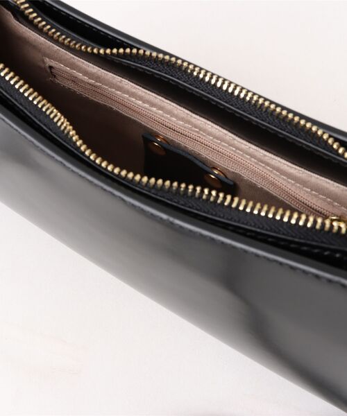 NiiNa(ニーナ)の「【 NiiNa / ニーナ 】高品質牛革スリムレザーショルダーバッグ(ショルダーバッグ・レディース・ブラック/ホワイト/レッド・FREE)」の22枚目の写真