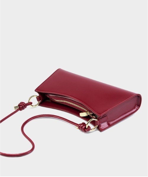 NiiNa(ニーナ)の「【 NiiNa / ニーナ 】高品質牛革スリムレザーショルダーバッグ(ショルダーバッグ・レディース・ブラック/ホワイト/レッド・FREE)」の16枚目の写真