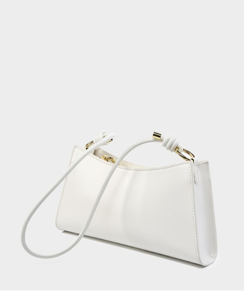 NiiNa(ニーナ)の「【 NiiNa / ニーナ 】高品質牛革スリムレザーショルダーバッグ(ショルダーバッグ・レディース・ブラック/ホワイト/レッド・FREE)」の17枚目の写真