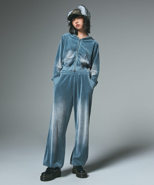 X-girl(エックスガール)の「FADED VELOUR COMPACT ZIP UP HOODIE(パーカー・レディース・ブラック/ライトブルー/ブラウン・S/M)」の17枚目の写真