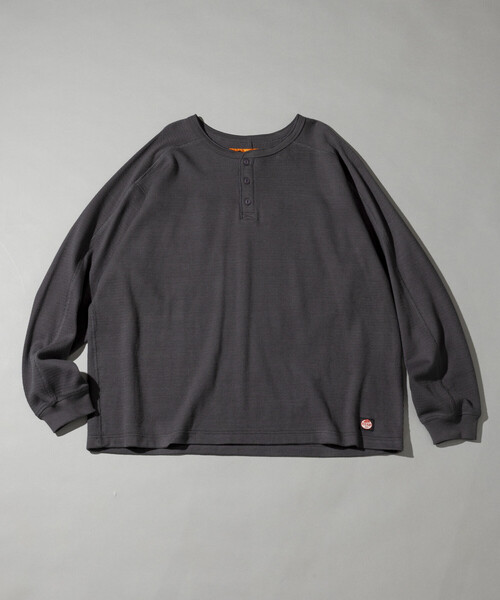 RED KAP（レッドキャップ）の「RED KAP/レッドキャップ 別注 サーマル ヘンリーネック ロングスリーブ Tシャツ（Tシャツ/カットソー・メンズ・チャコールグレー/ブラック/ホワイト/オリーブ・MEDIUM/SMALL/LARGE）」の16枚目の写真