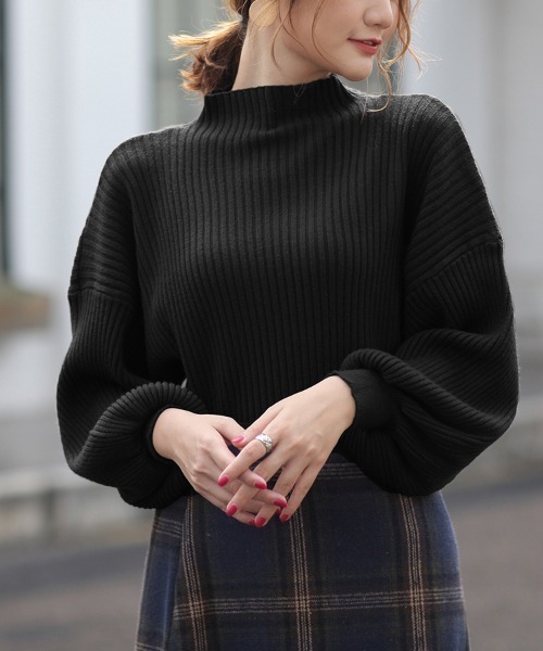 ReRe(リリ)の「バルーンスリーブハイネックニットセーター(ニット/セーター・レディース・ブラック/グレイッシュベージュ/グレー/ブラウン/ベージュ・FREE)」の2枚目の写真