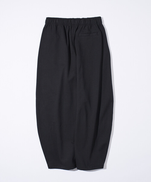 FREAK'S STORE（フリークスストア）の「限定展開 ワイドシルエット ボンディング バレルレッグ スウェットパンツ（スウェットパンツ・メンズ・ブラック/チャコールグレー/グレー・SMALL/MEDIUM/LARGE）」の9枚目の写真