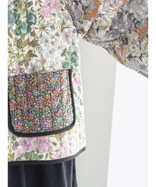 TSUHARU by Samansa Mos2（ツハルバイサマンサモスモス）の「【LIBERTY】パッチワークキルトジャケット（ノーカラージャケット・レディース・キナリ/レッド・F）」の17枚目の写真