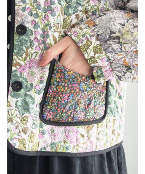 TSUHARU by Samansa Mos2（ツハルバイサマンサモスモス）の「【LIBERTY】パッチワークキルトジャケット（ノーカラージャケット・レディース・キナリ/レッド・F）」の18枚目の写真