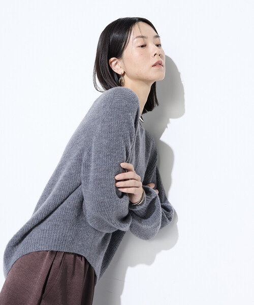 Gabardine K.T（ギャバジンケーティー）の「ウールタムヤーン  マシュマロニット（ニット/セーター・レディース・ブルー/キナリ/ネイビー/グレー・9号）」の10枚目の写真