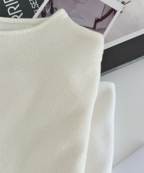 MAISON DE THERESE（メゾン ド テレーズ）の「【12色展開】スタンドカラー ロングスリーブニット（ニット/セーター・レディース・ブラック/アイボリー/グレー/ベージュ/ホワイト/ブラウン/ライトイエロー/パープル/ピンク/レッド/グリーン/ブルー・S/M/L）」の15枚目の写真