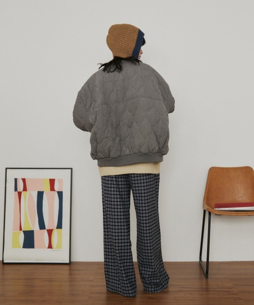 MERLOT（メルロー）の「ドライタッチ中綿キルティングバルーンブルゾン（ブルゾン・レディース・ベージュ/グレー・FREE）」の14枚目の写真