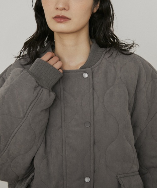 MERLOT（メルロー）の「ドライタッチ中綿キルティングバルーンブルゾン（ブルゾン・レディース・ベージュ/グレー・FREE）」の15枚目の写真