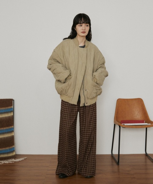 MERLOT（メルロー）の「ドライタッチ中綿キルティングバルーンブルゾン（ブルゾン・レディース・ベージュ/グレー・FREE）」の22枚目の写真