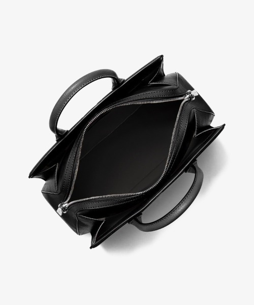 MICHAEL KORS(マイケルコース)の「LAILA レザー サッチェル ミディアム(ハンドバッグ・レディース・ブラック・FREE)」の3枚目の写真