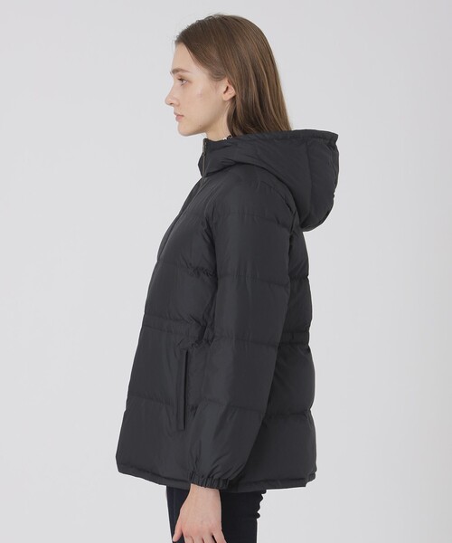 BLUE LABEL CRESTBRIDGE(ブルーレーベルクレストブリッジ)の「【10th ANNIVERSARY】【はっ水】ストレッチタフタリバーシブルダウンコート(ダウンジャケット/コート・レディース・ネイビー/ベージュ/ブラック・36/38/40)」の6枚目の写真