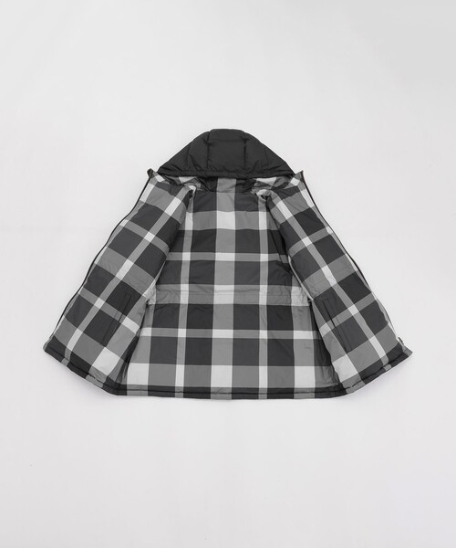 BLUE LABEL CRESTBRIDGE(ブルーレーベルクレストブリッジ)の「【10th ANNIVERSARY】【はっ水】ストレッチタフタリバーシブルダウンコート(ダウンジャケット/コート・レディース・ネイビー/ベージュ/ブラック・36/38/40)」の15枚目の写真