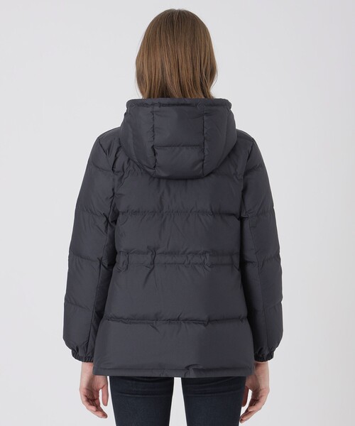 BLUE LABEL CRESTBRIDGE(ブルーレーベルクレストブリッジ)の「【10th ANNIVERSARY】【はっ水】ストレッチタフタリバーシブルダウンコート(ダウンジャケット/コート・レディース・ネイビー/ベージュ/ブラック・36/38/40)」の18枚目の写真