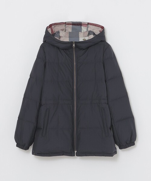 BLUE LABEL CRESTBRIDGE(ブルーレーベルクレストブリッジ)の「【10th ANNIVERSARY】【はっ水】ストレッチタフタリバーシブルダウンコート(ダウンジャケット/コート・レディース・ネイビー/ベージュ/ブラック・36/38/40)」の19枚目の写真