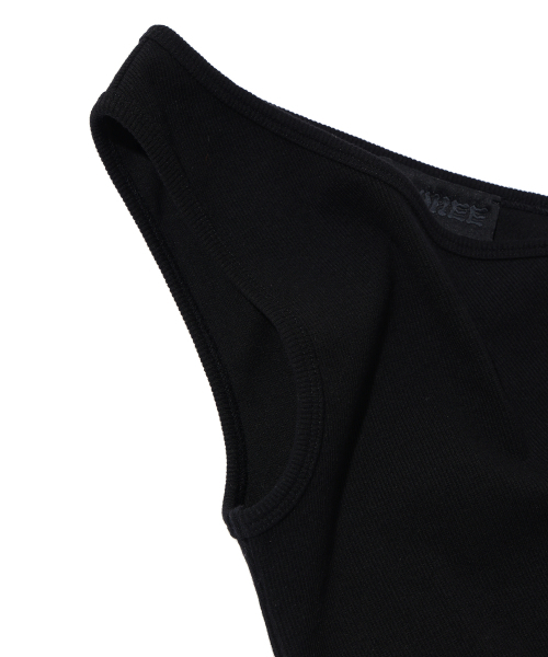 YOUHEE(ユヒ)の「ONE SHOULDER LOGO SLEEVELESS BLACK(Tシャツ/カットソー・レディース・その他・FREE)」の4枚目の写真
