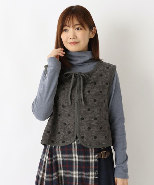 one'sterrace（ワンズテラス）の「ドットジャカードベスト（ベスト・レディース・グレー系4/ブラック系8・02）」の2枚目の写真