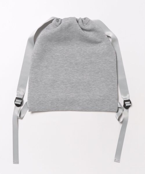 Never mind the XU / Chikashitsu+（ネバーマインド ザ エックスユー / チカシツプラス）の「【nmtc+】wing sweat knapsack / 【エムティーシープラス】ウィングスウェットナップサック（バックパック/リュック・レディース・グレー/ブラック・ONE SIZE）」の3枚目の写真