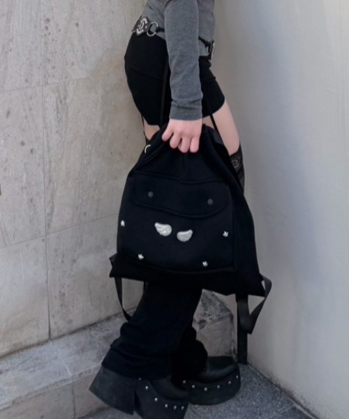 Never mind the XU / Chikashitsu+（ネバーマインド ザ エックスユー / チカシツプラス）の「【nmtc+】wing sweat knapsack / 【エムティーシープラス】ウィングスウェットナップサック（バックパック/リュック・レディース・グレー/ブラック・ONE SIZE）」の14枚目の写真