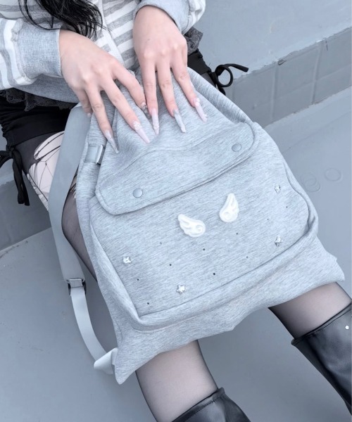 Never mind the XU / Chikashitsu+（ネバーマインド ザ エックスユー / チカシツプラス）の「【nmtc+】wing sweat knapsack / 【エムティーシープラス】ウィングスウェットナップサック（バックパック/リュック・レディース・グレー/ブラック・ONE SIZE）」の19枚目の写真