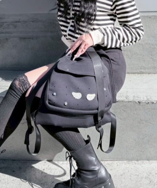 Never mind the XU / Chikashitsu+（ネバーマインド ザ エックスユー / チカシツプラス）の「【nmtc+】wing sweat knapsack / 【エムティーシープラス】ウィングスウェットナップサック（バックパック/リュック・レディース・グレー/ブラック・ONE SIZE）」の16枚目の写真