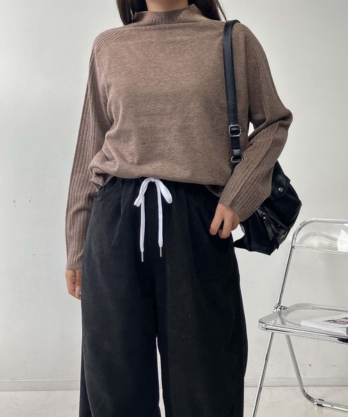 AS KNOW AS plus（アズノゥアズプラス）の「♪エポーレットショルダー もちもちニットプルオーバー（ニット/セーター・レディース・ブラック/杢グレー/ブルー/レッド/モカ・FREE）」の6枚目の写真