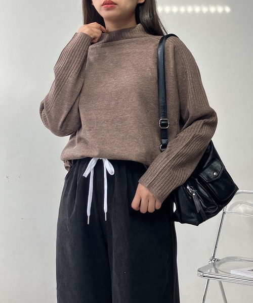 AS KNOW AS plus（アズノゥアズプラス）の「♪エポーレットショルダー もちもちニットプルオーバー（ニット/セーター・レディース・ブラック/杢グレー/ブルー/レッド/モカ・FREE）」の7枚目の写真