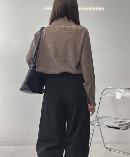 AS KNOW AS plus（アズノゥアズプラス）の「♪エポーレットショルダー もちもちニットプルオーバー（ニット/セーター・レディース・ブラック/杢グレー/ブルー/レッド/モカ・FREE）」の10枚目の写真