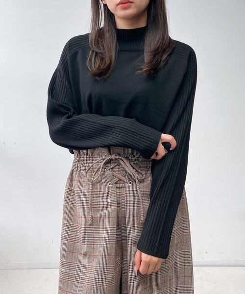 AS KNOW AS plus（アズノゥアズプラス）の「♪エポーレットショルダー もちもちニットプルオーバー（ニット/セーター・レディース・ブラック/杢グレー/ブルー/レッド/モカ・FREE）」の21枚目の写真