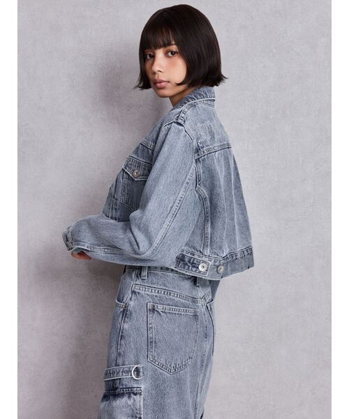 GYDA（ジェイダ）の「STUPID RICH bijouデニムショートGジャン（デニムジャケット・レディース・インディゴブルー/ライトブルー・FREE）」の4枚目の写真