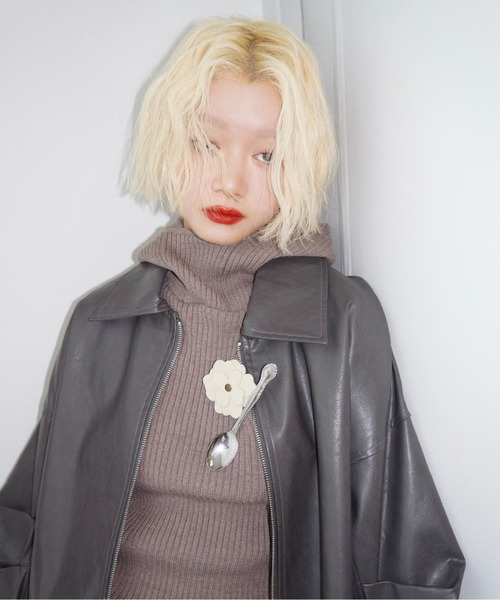 musubore(ムスボレ)の「knit hoodie with ears / 耳付きニットフーディー(ニット/セーター・レディース・ブラック/ベージュ/ライトグリーン・FREE)」の8枚目の写真