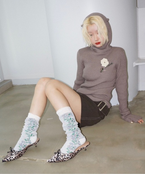 musubore(ムスボレ)の「knit hoodie with ears / 耳付きニットフーディー(ニット/セーター・レディース・ブラック/ベージュ/ライトグリーン・FREE)」の11枚目の写真