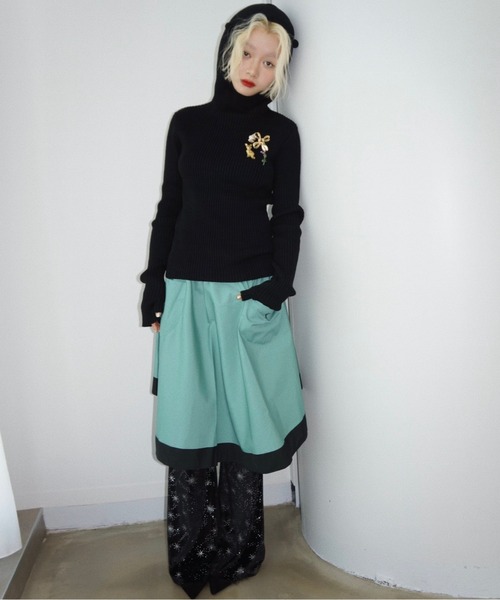 musubore(ムスボレ)の「knit hoodie with ears / 耳付きニットフーディー(ニット/セーター・レディース・ブラック/ベージュ/ライトグリーン・FREE)」の6枚目の写真