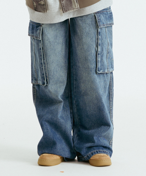 DOUBLE JD(ダブルジェイディー)の「ビッグカーゴデニムパンツ(ブルー)(デニムパンツ・レディース・その他・MEDIUM/LARGE)」の1枚目の写真